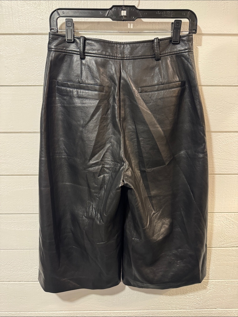 BABATON Vegan Leather Wide Leg Shorts- Sleek Classic Style- size 6 - Picture 3 of 4